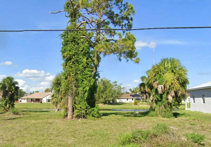 835 Rotonda Cir, FL