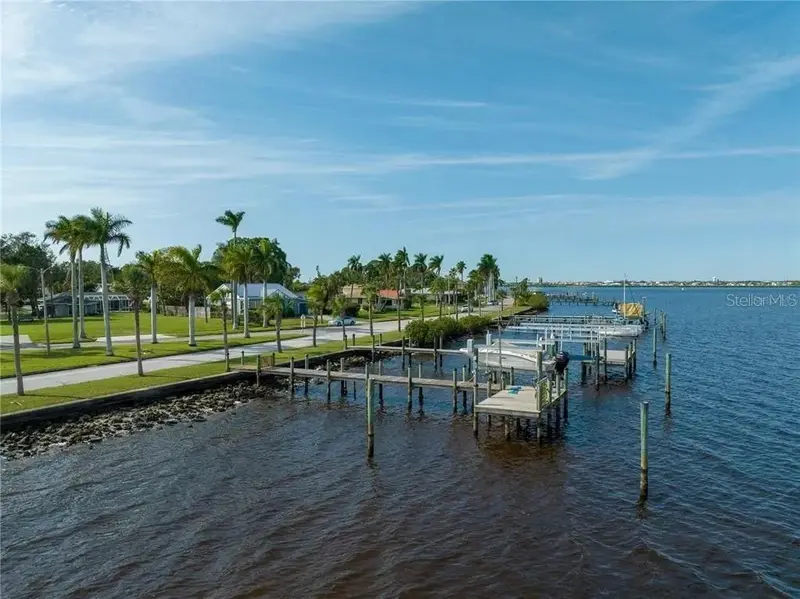 2520 Riverside Dr E, FL
