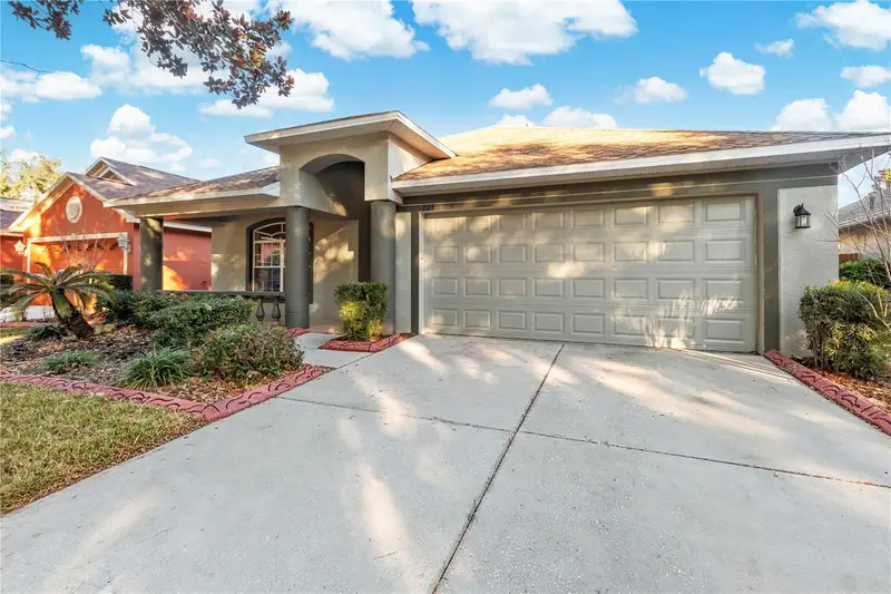 723 Erik Lake Rd, FL