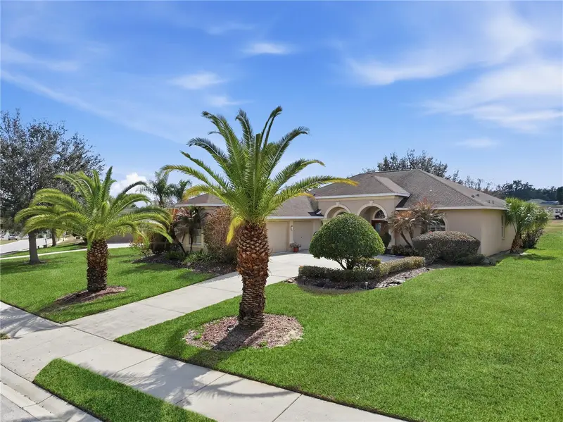 13642 Thoroughbred Dr, FL