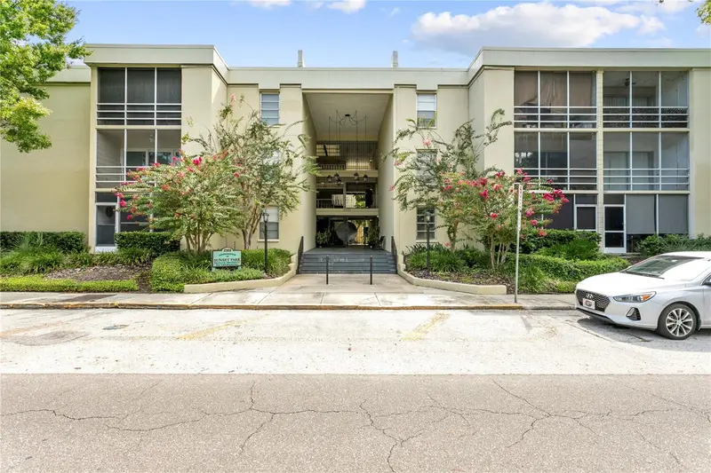 2302 S Manhattan Ave #111, FL