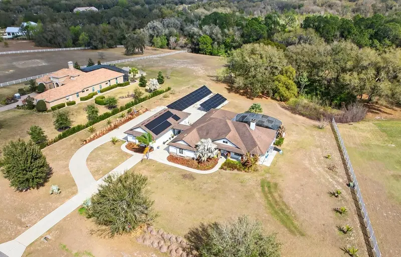 27324 Grand Oak Ln, FL