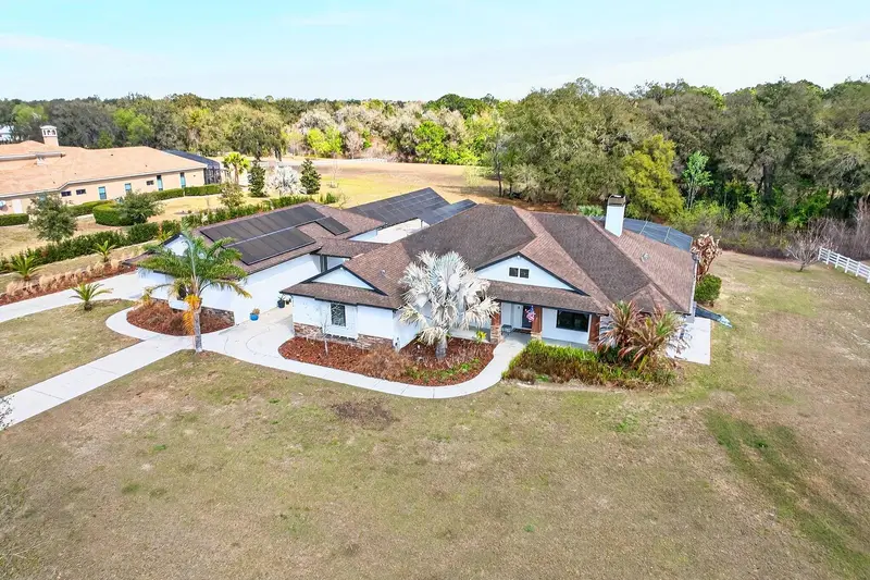 27324 Grand Oak Ln, FL