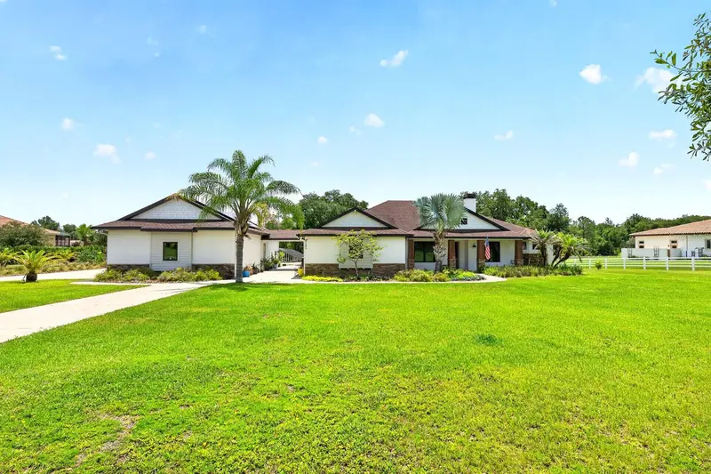 27324 Grand Oak Ln, FL