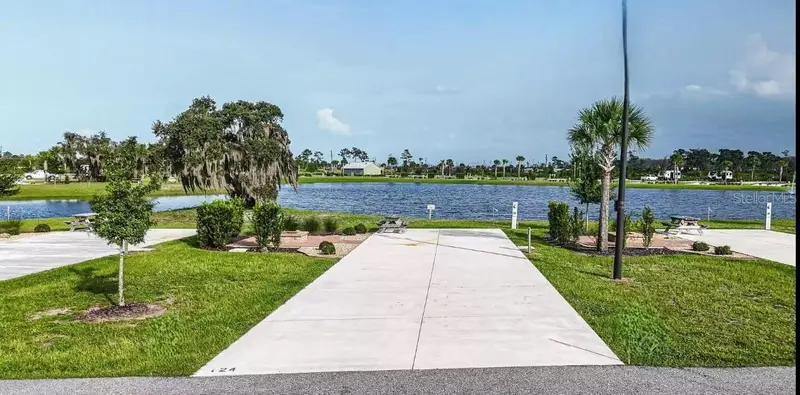 124 Rhett Blvd E, FL