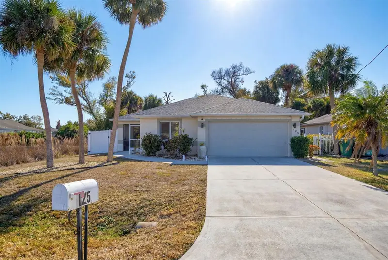 125 Spur Dr, FL