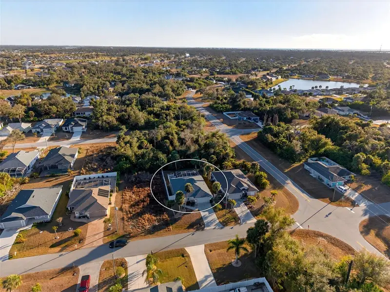 125 Spur Dr, FL