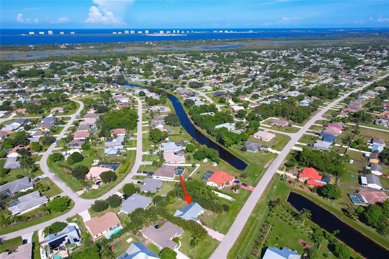 1785 Se Berkshire Blvd, FL