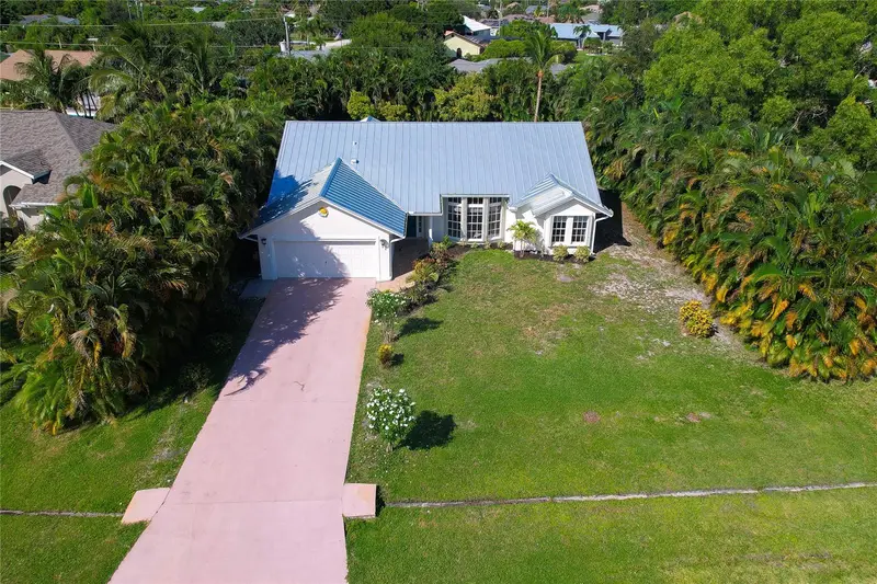1785 Se Berkshire Blvd, FL