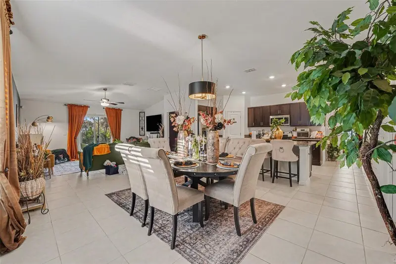 1808 Red Loop, FL