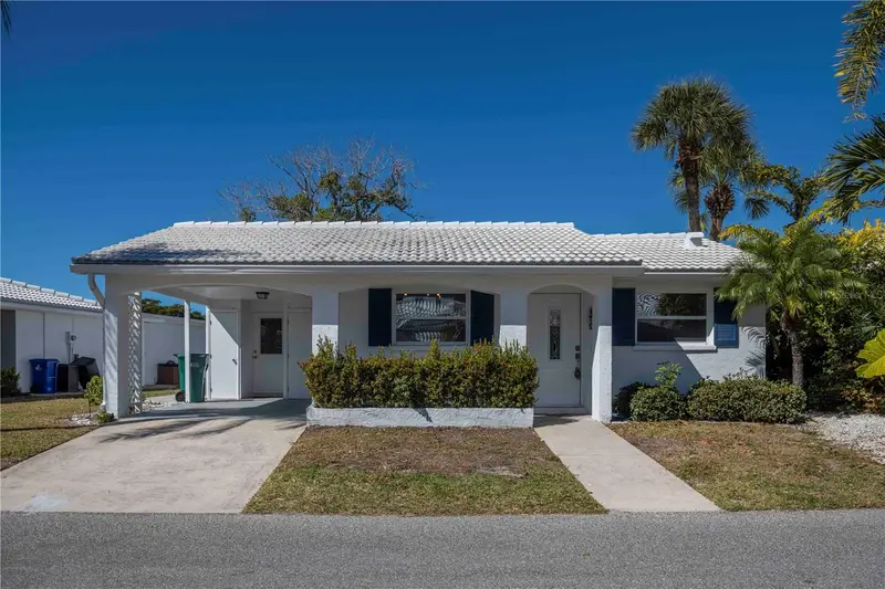 563 Spanish Dr S, FL