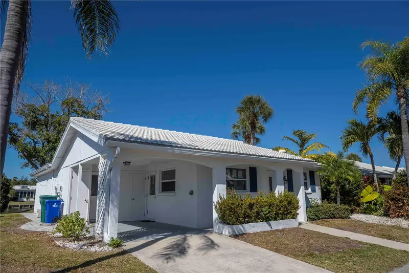 563 Spanish Dr S, FL