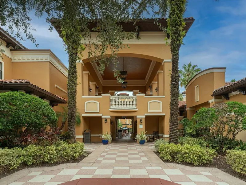 12544 Floridays Resort Dr #402b, FL