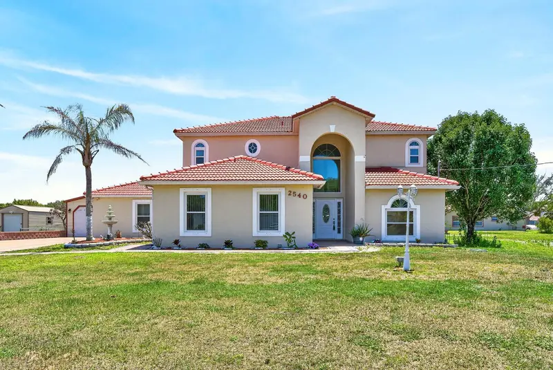 2540 Winners Cir, FL