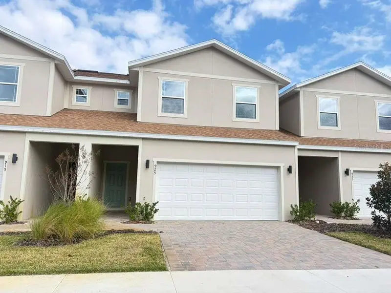 925 Lakefront Village Dr, FL
