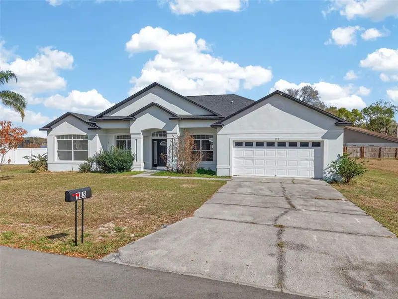 183 Lake Thomas, FL