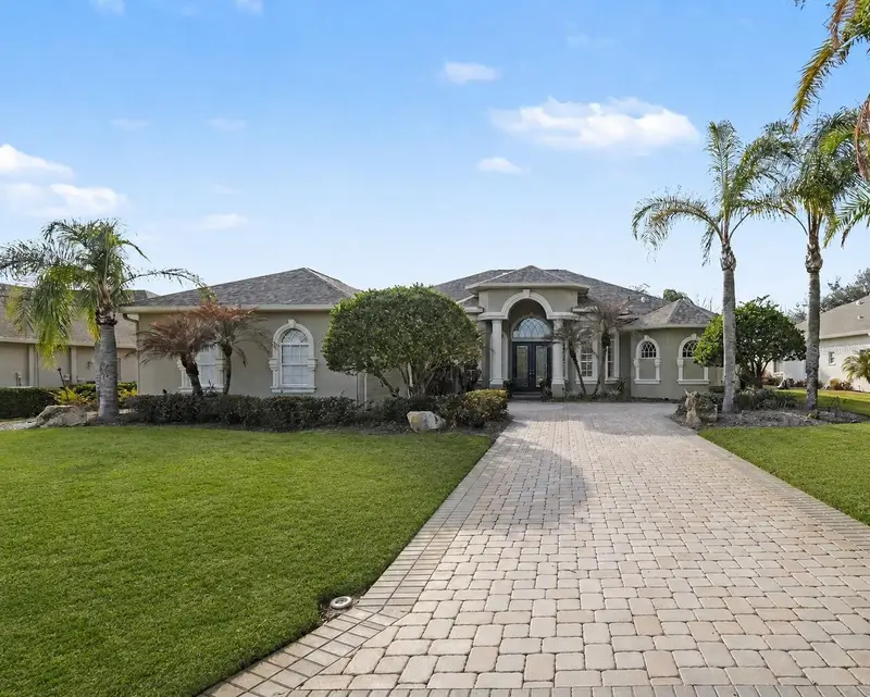 13137 Thoroughbred Dr, FL