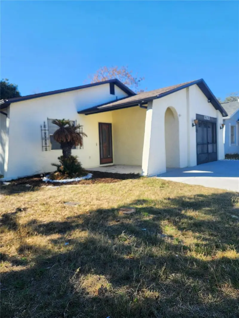 12813 Kellywood Cir, FL