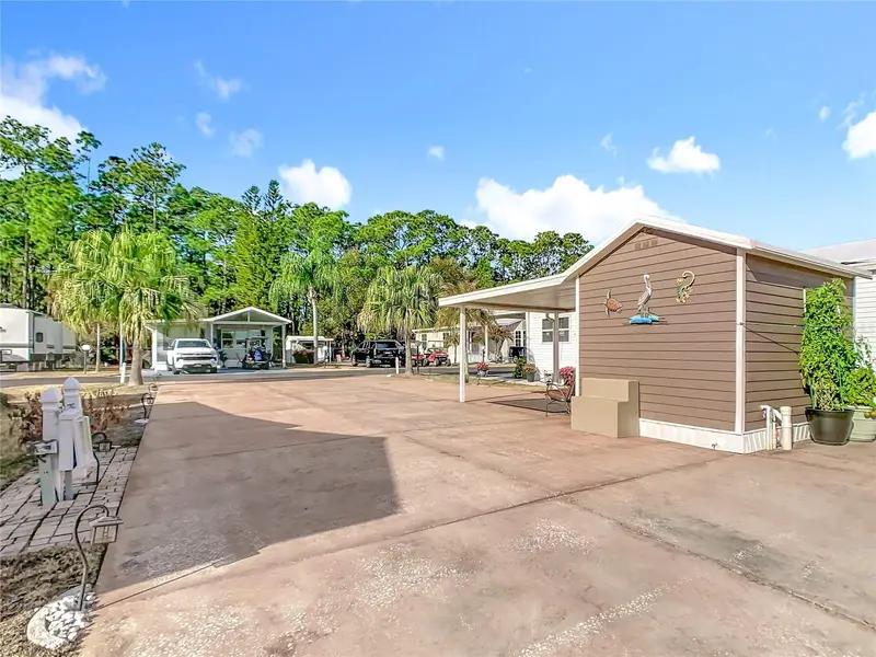450 Pine Loop, FL