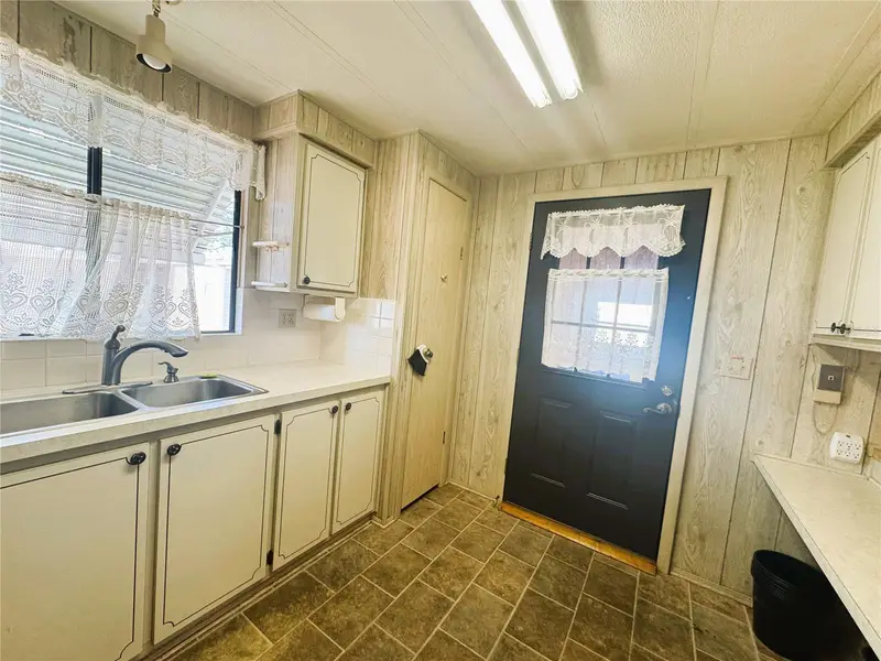 133 Hibiscus Way, FL
