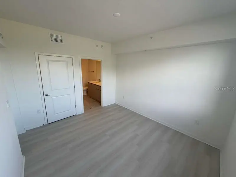 5587 Millenia Park Blvd #502, FL