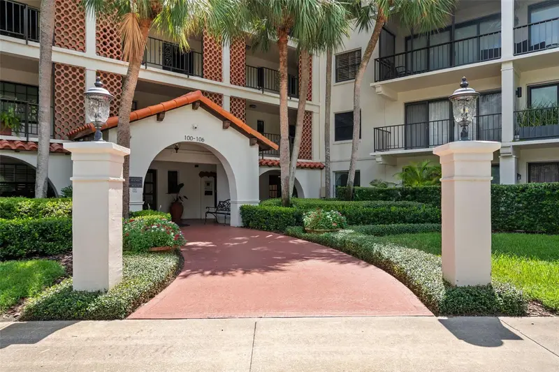 100 S Interlachen Ave #101, FL