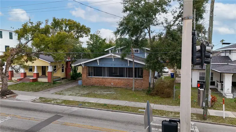 316 W Columbus Dr, FL
