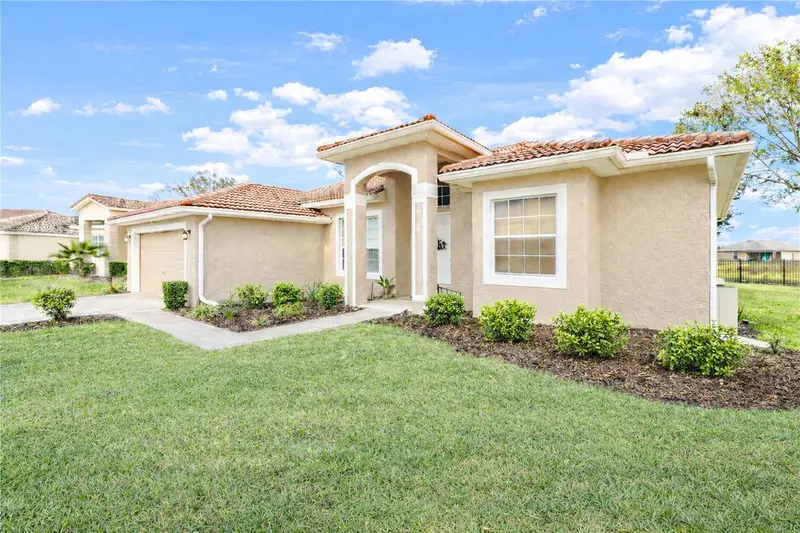 421 Bay Leaf Dr, FL