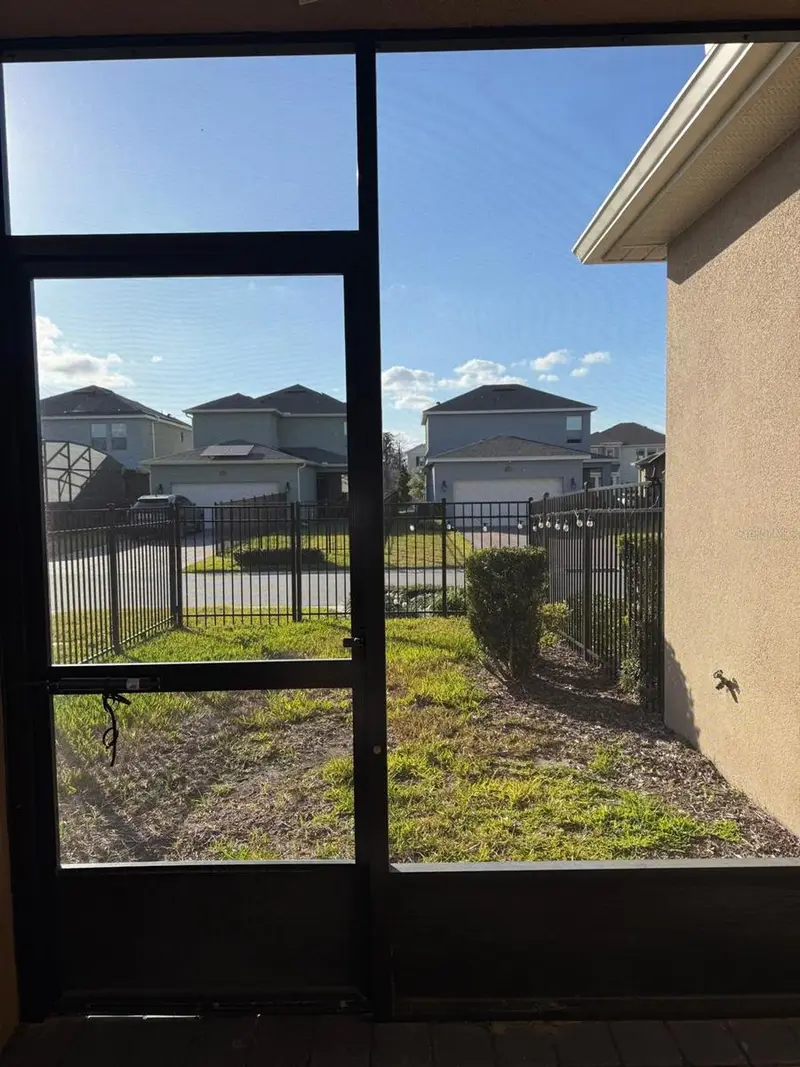 16613 Point Rock Dr, FL
