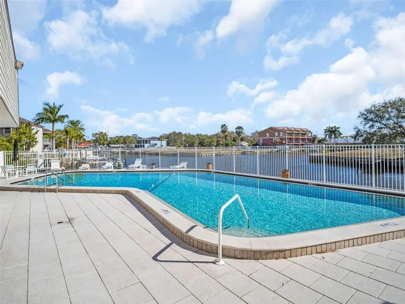 346 Moorings Cove Dr, FL