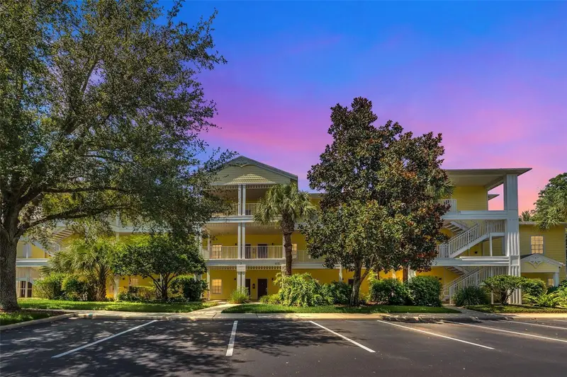 615 Lucaya Loop, FL