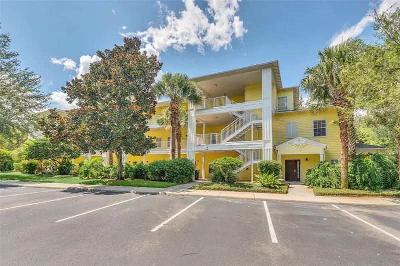 615 Lucaya Loop, FL