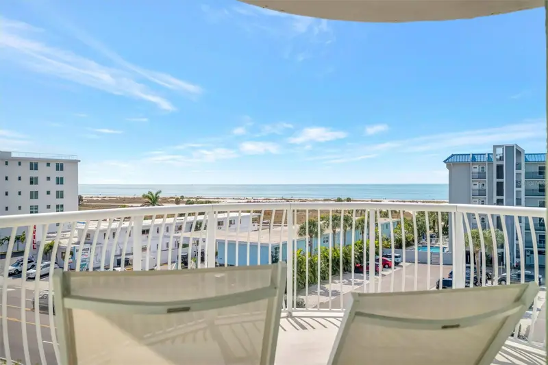 11605 Gulf Blvd #501, FL