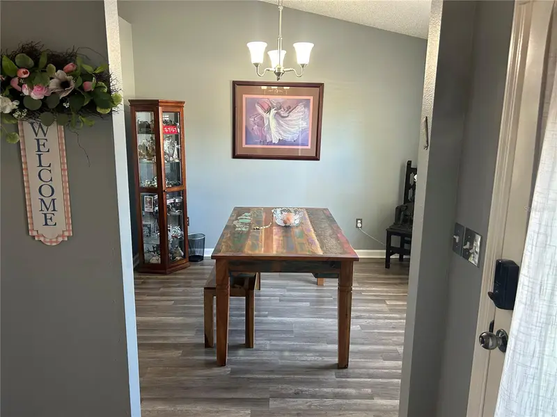 4 Lysander Ln, FL