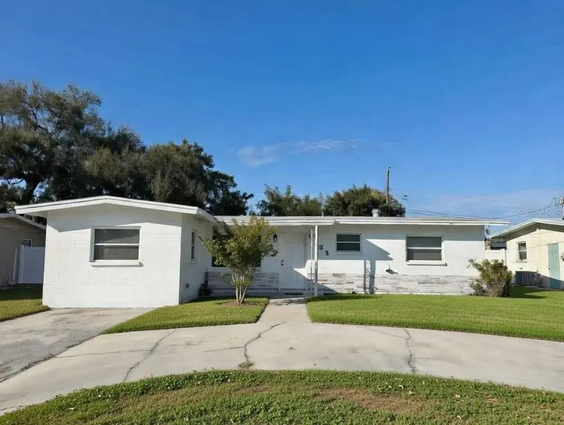 5731 90th Ave N, FL