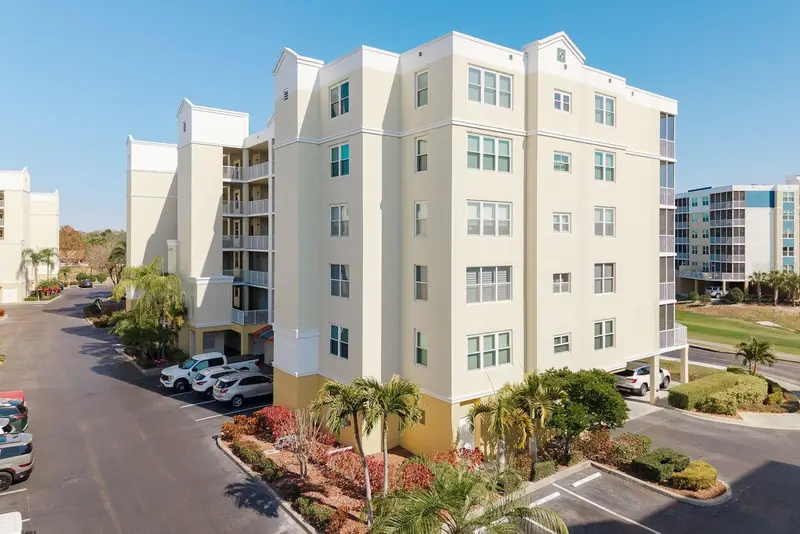1200 Country Club Dr #4202, FL