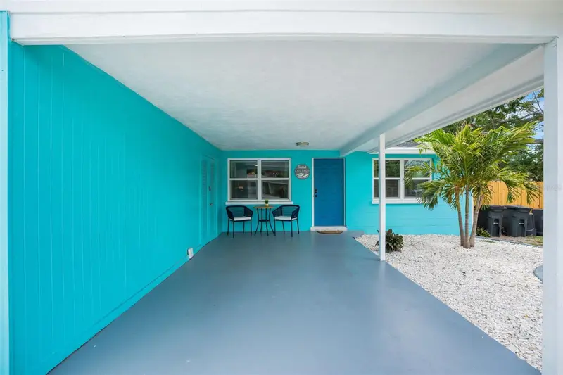 1004 67th Ave W, FL
