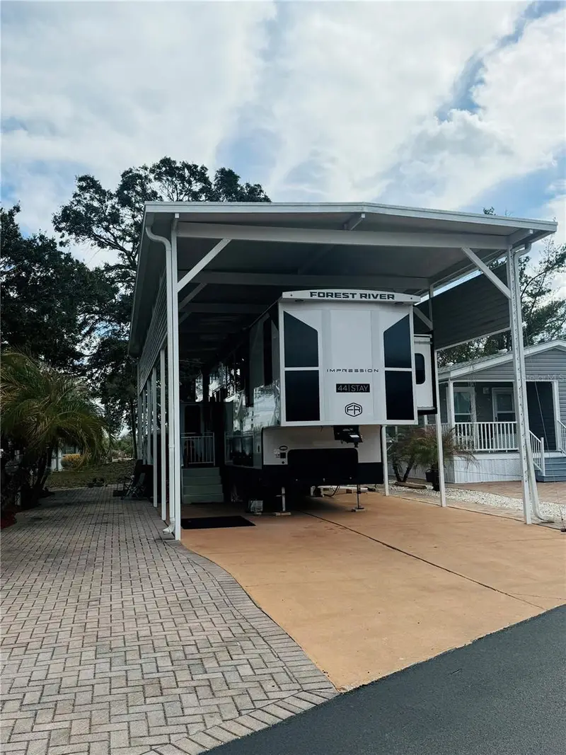 402 Golfview Dr, FL