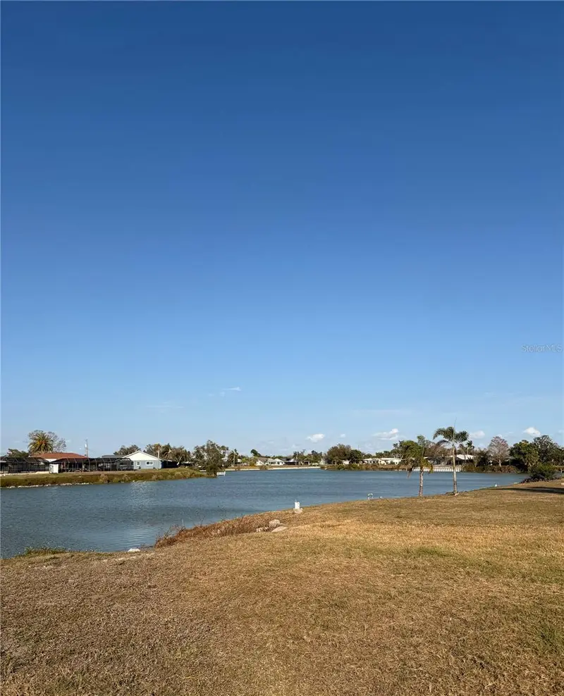 303 Shamrock Blvd, FL