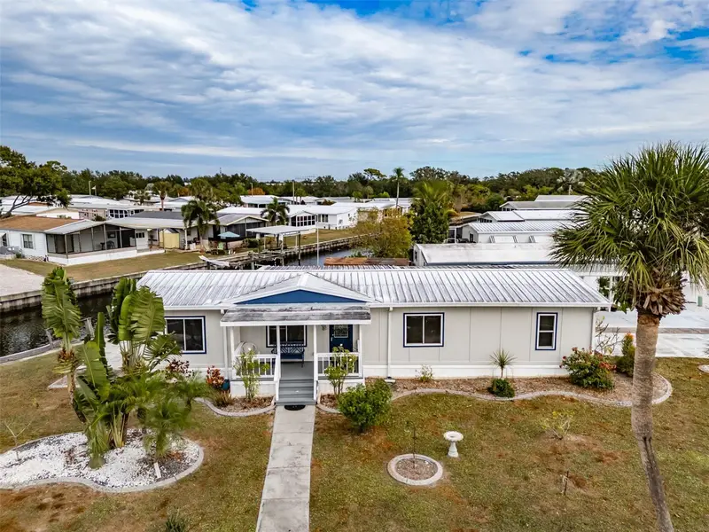 143 E Saint Annes Cir, FL