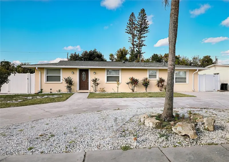 5312 39th Ave W, FL