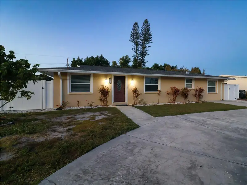 5312 39th Ave W, FL