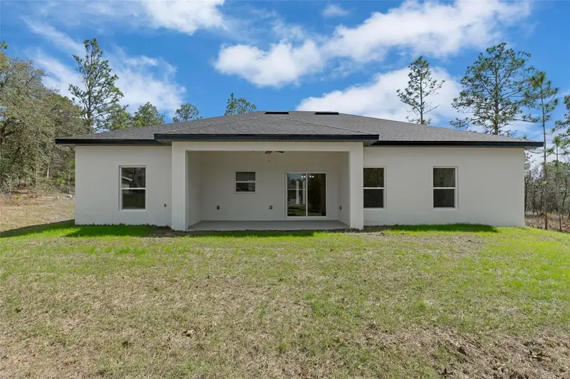 1813 W Hialeah Dr, FL
