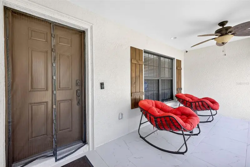 421 Broadmoor St, FL