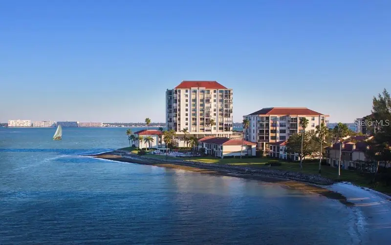 6265 Sun Blvd #605, FL