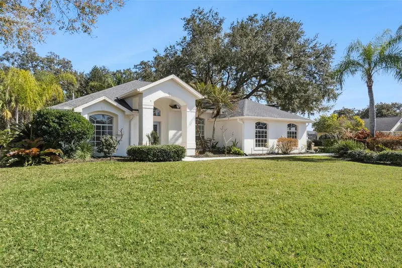 5229 Hammock Cir, FL
