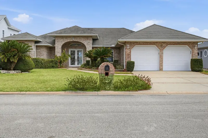 407 Palm Dr, FL