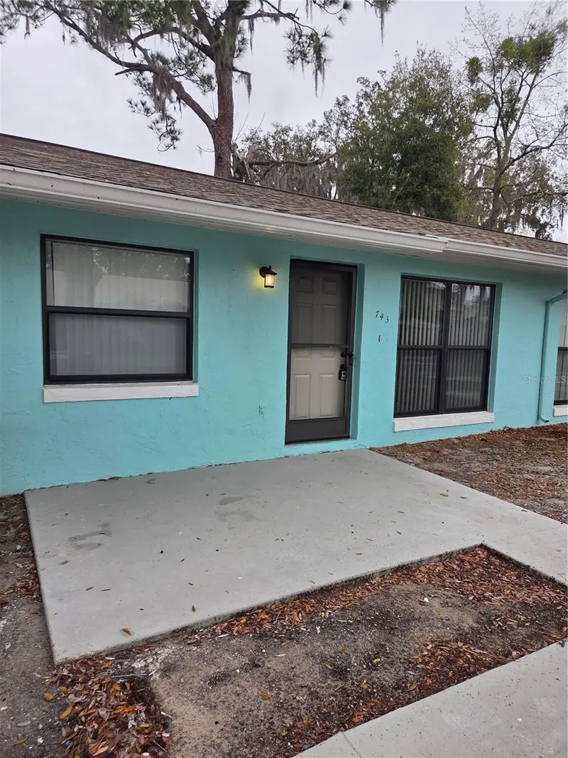 743 E Alfred St, FL