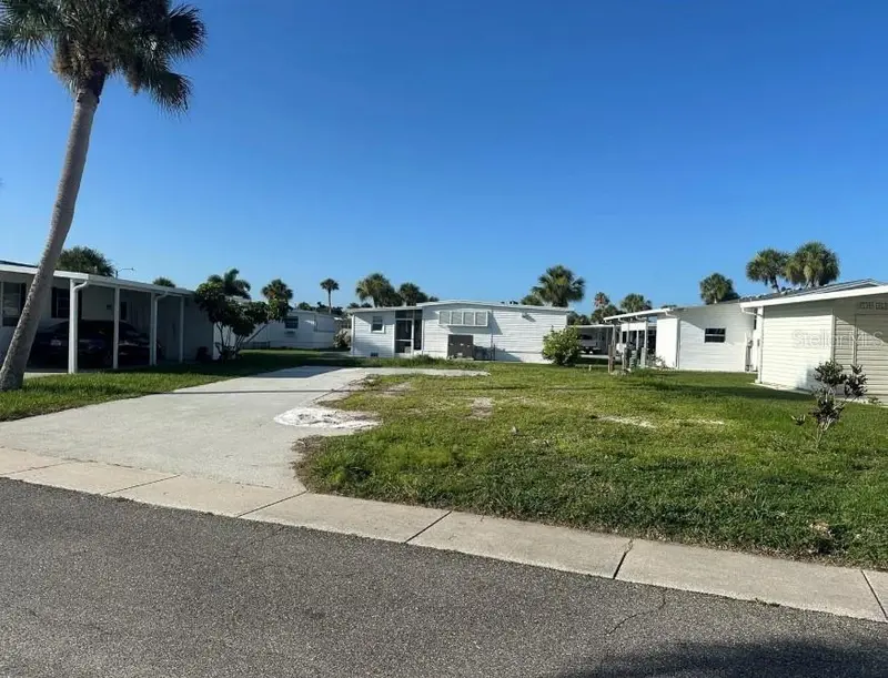 670 Delphinium Dr, FL