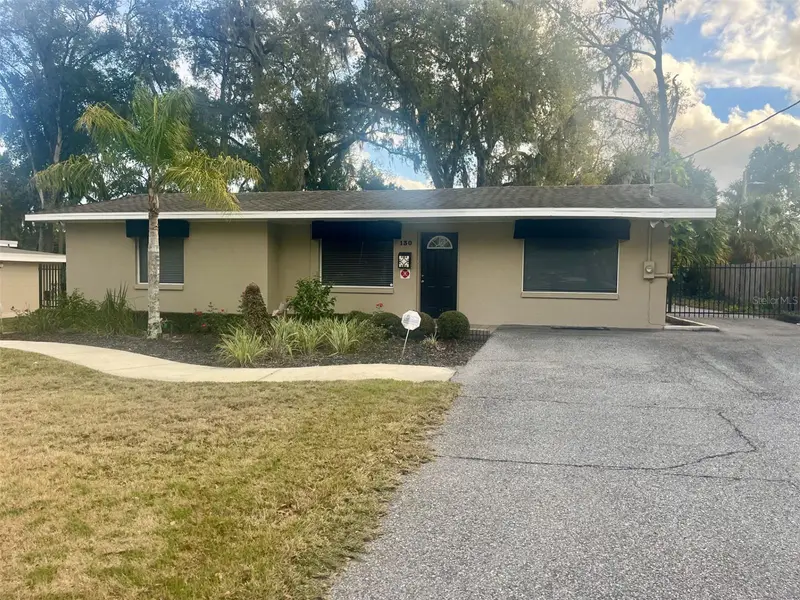 130 E 1st St, FL